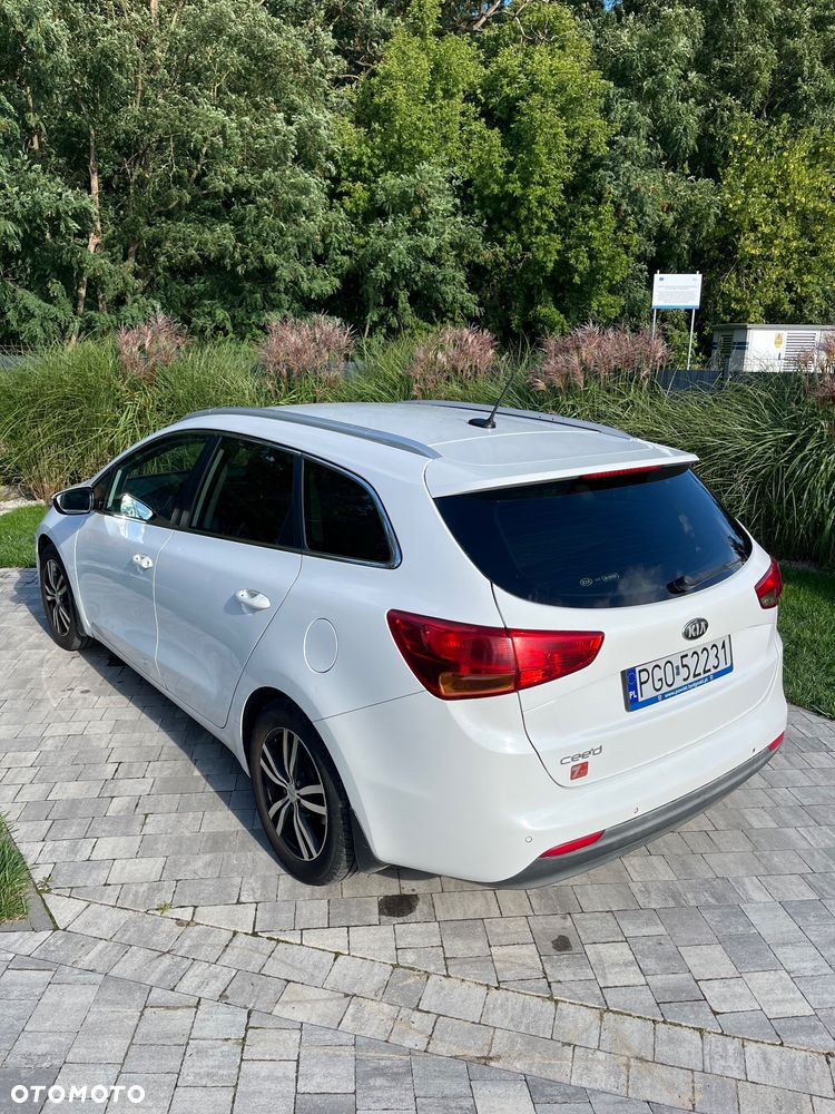 Kia Ceed - 4