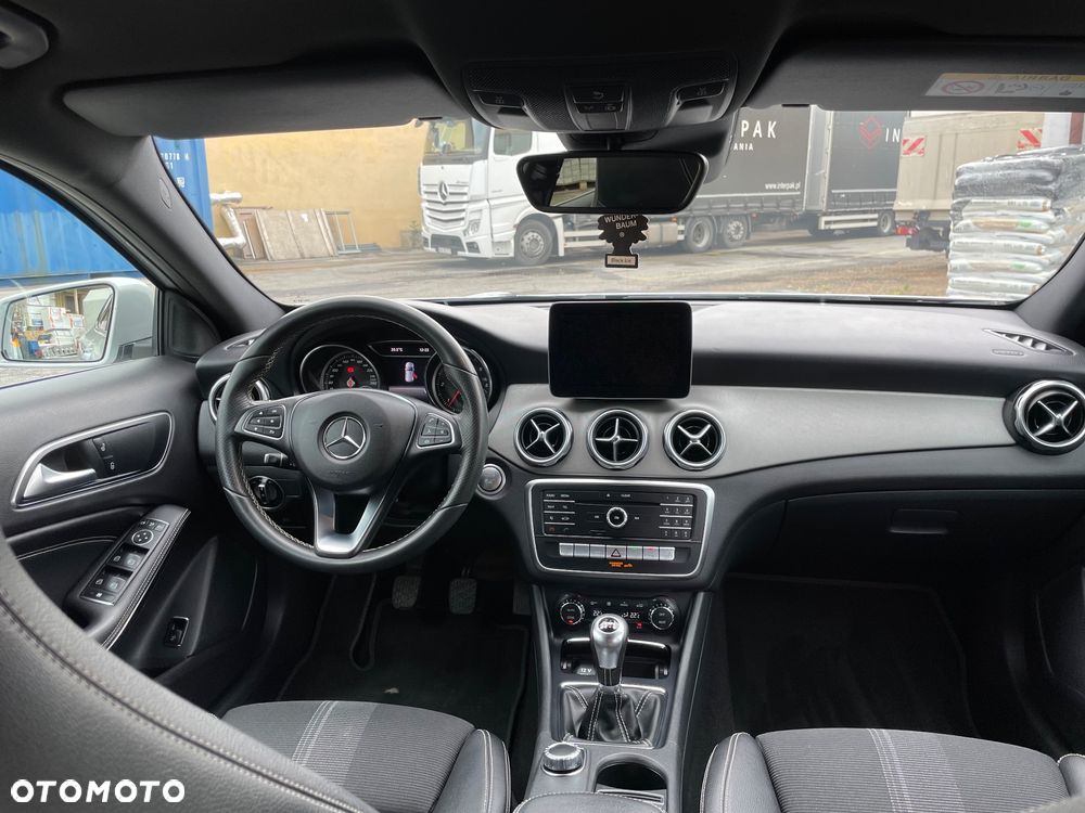 Mercedes-Benz GLA 200 d AMG Line - 17