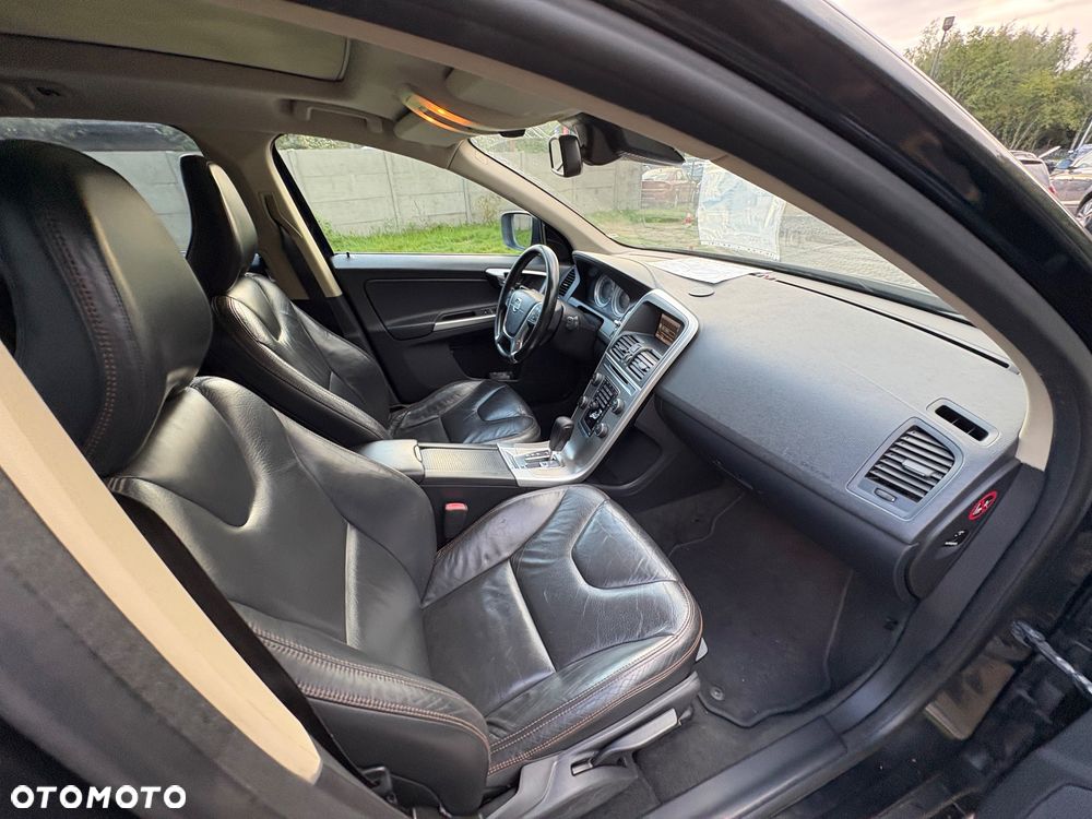 Volvo XC 60 2.4D AWD Summum - 37