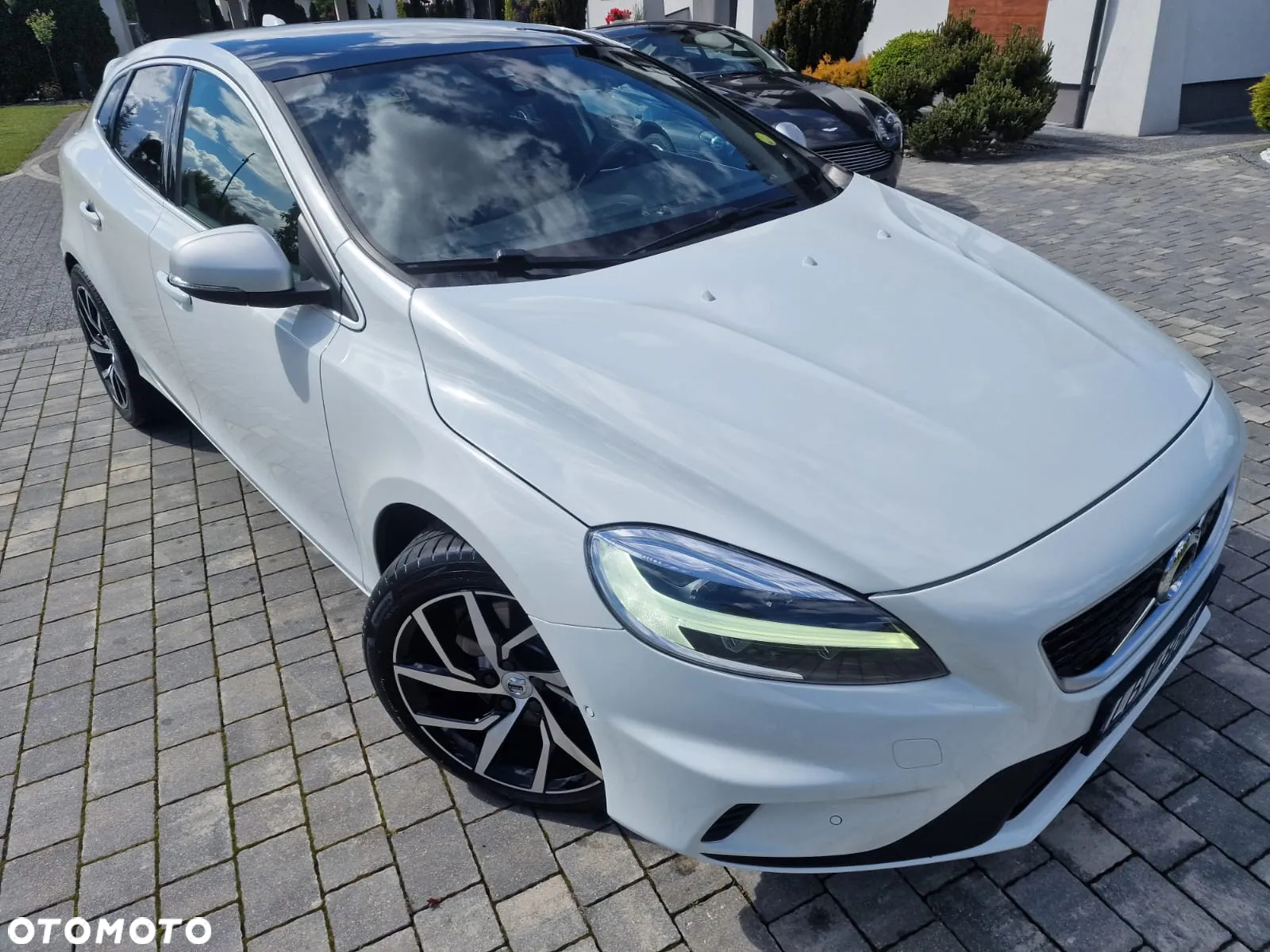 Volvo V40 D3 Geartronic RDesign - 2