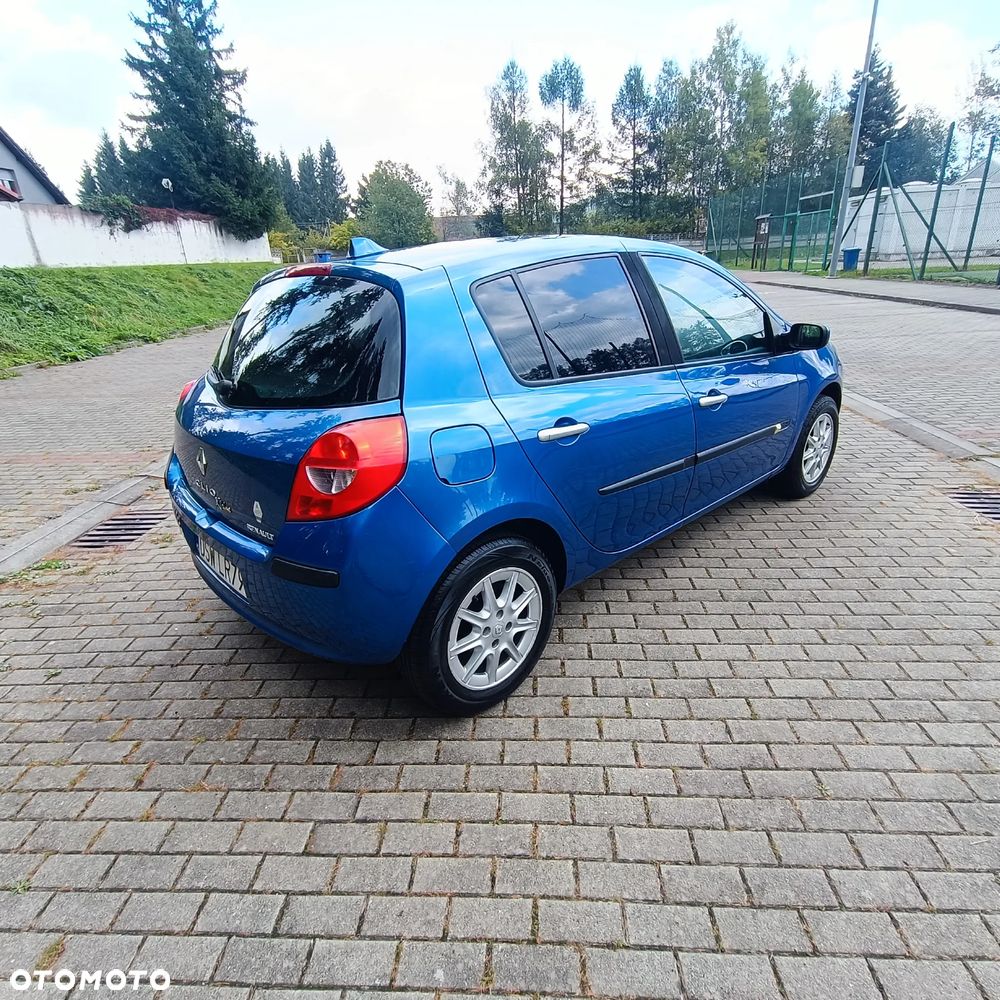 Renault Clio 1.6 16V Exception - 12