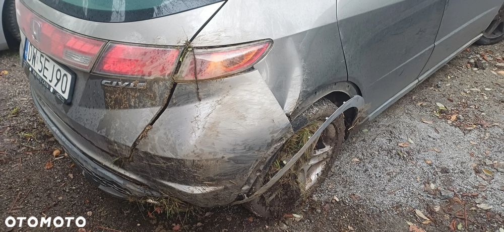 Honda Civic 1.8 Executive - 12