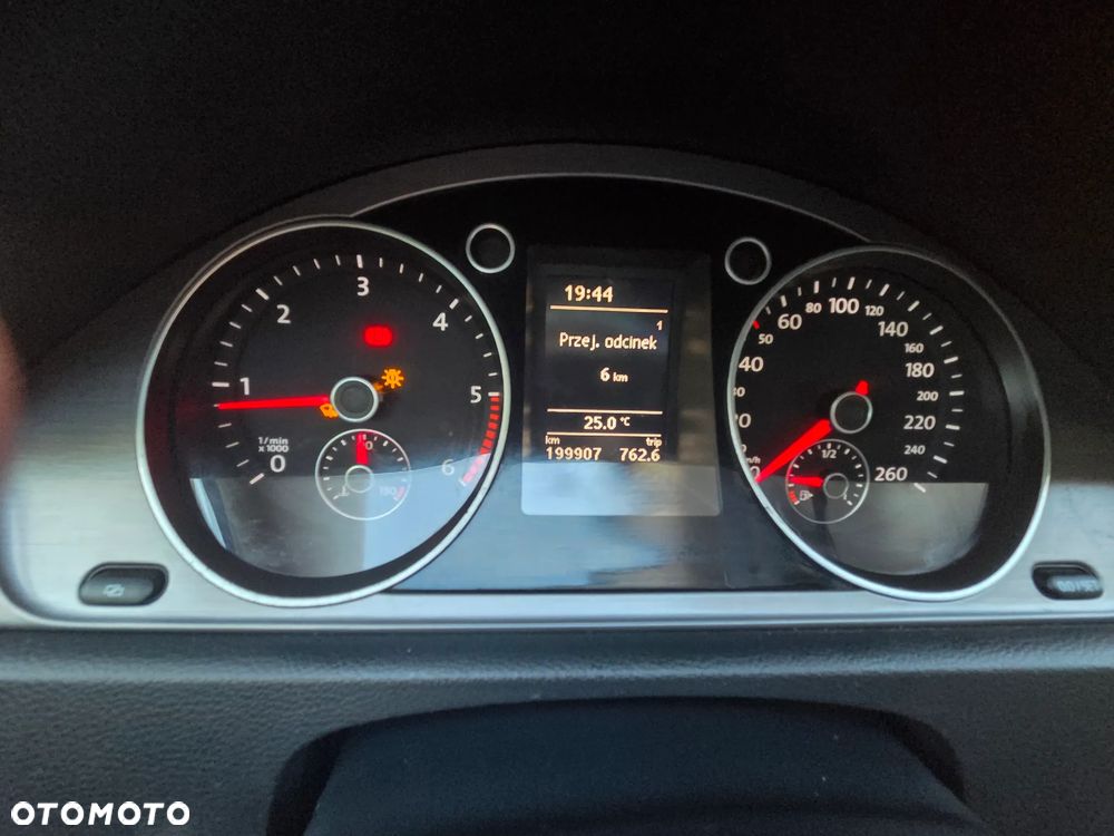 Volkswagen Passat 2.0 TDI BlueMotion Technology Comfortline - 5