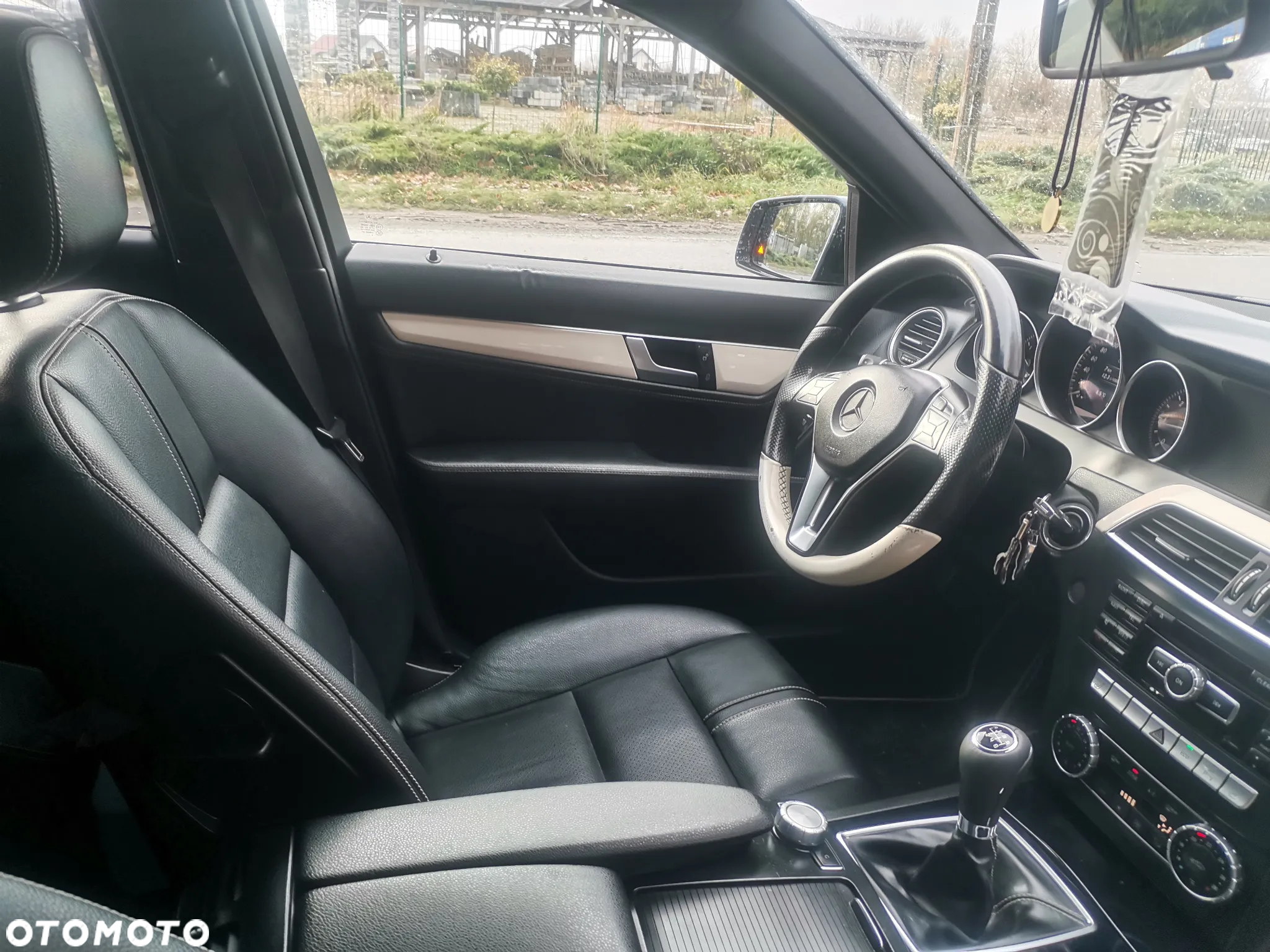 Mercedes-Benz Klasa C 220 CDI BlueEff Avantgarde - 5