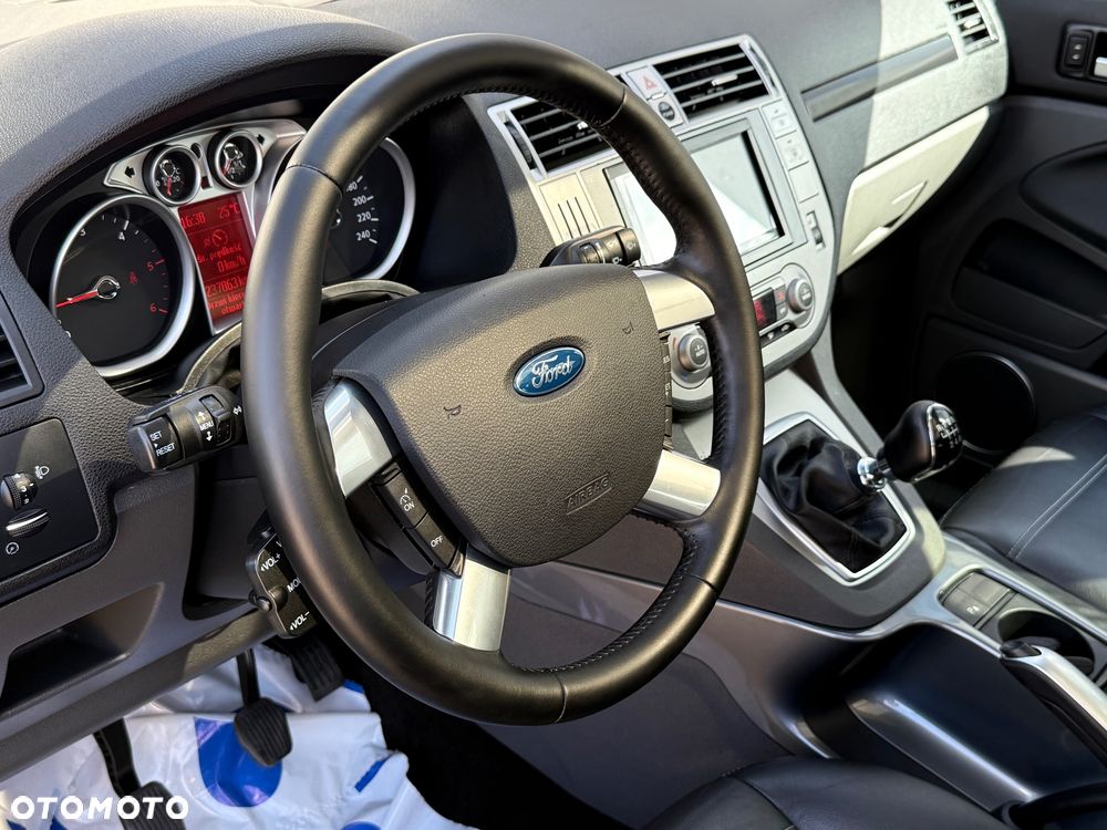 Ford Kuga 2.0 TDCi 4x4 Titanium - 15