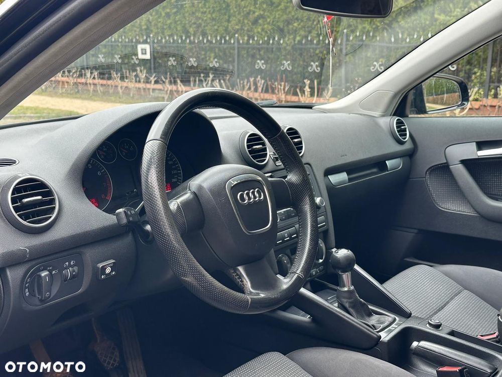 Audi A3 Sportback 1.6 Ambiente - 7