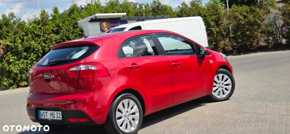 Kia Rio 1.2 Fifa World Cup Edition - 17