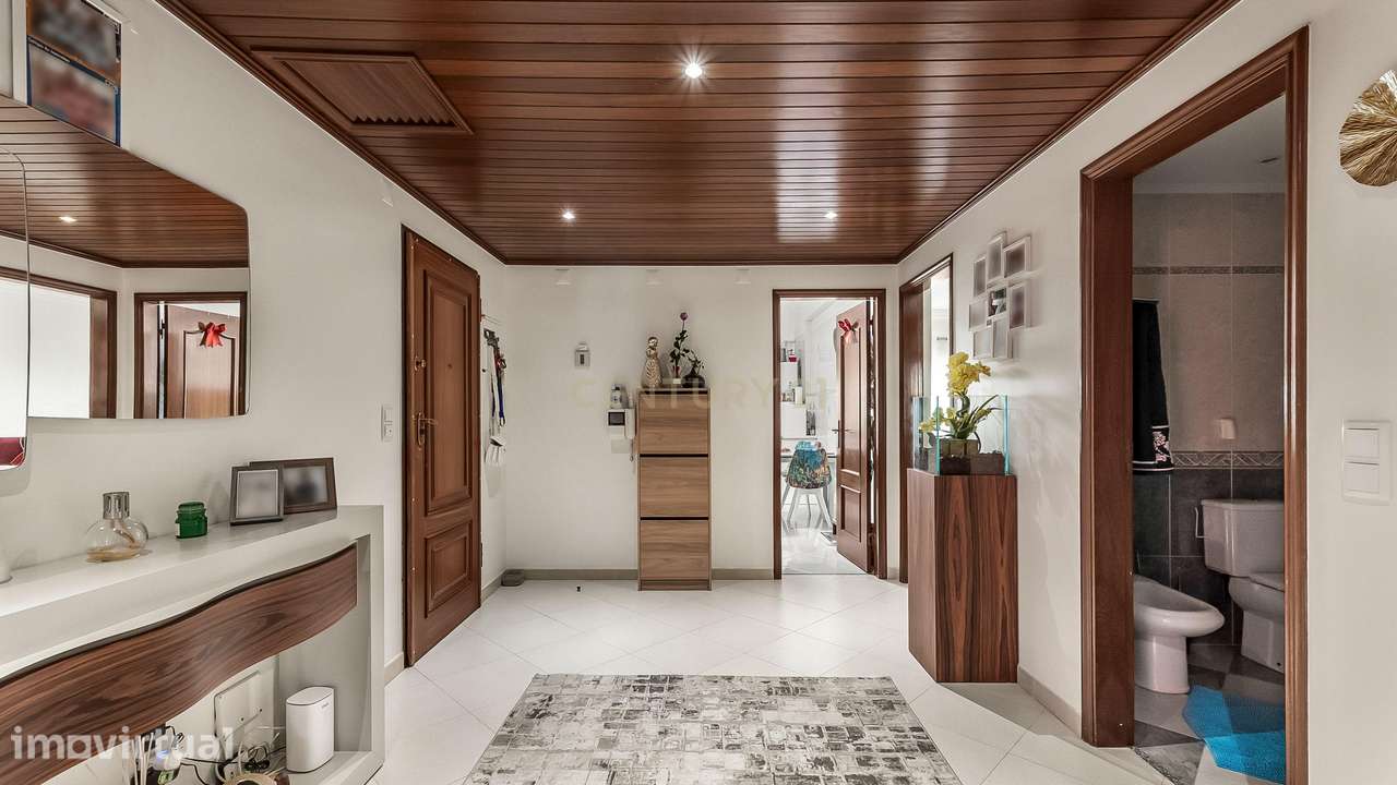 Apartamento T3 com estacionamento e arrecadação na Arrentela, Seixal - Grande imagem: 3/31