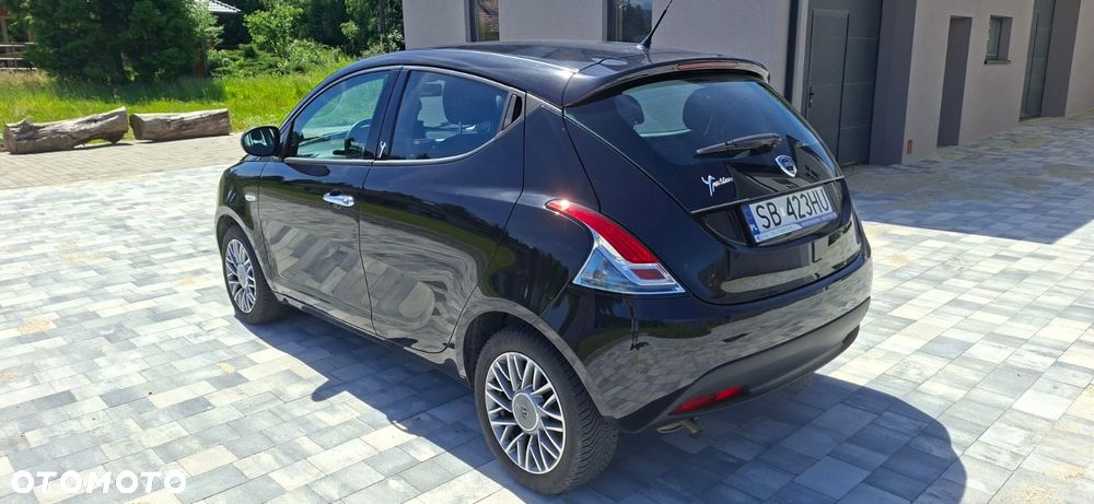 Lancia Ypsilon Y 1.2 8v Silver - 3