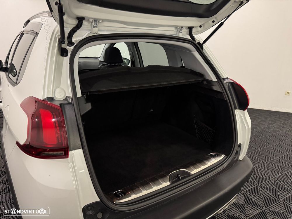 Peugeot 2008 1.6 BlueHDi GT Line - 56