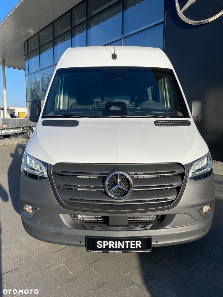 Mercedes-Benz Sprinter 319 CDI Reflektory LED Hak Tachograf - 21