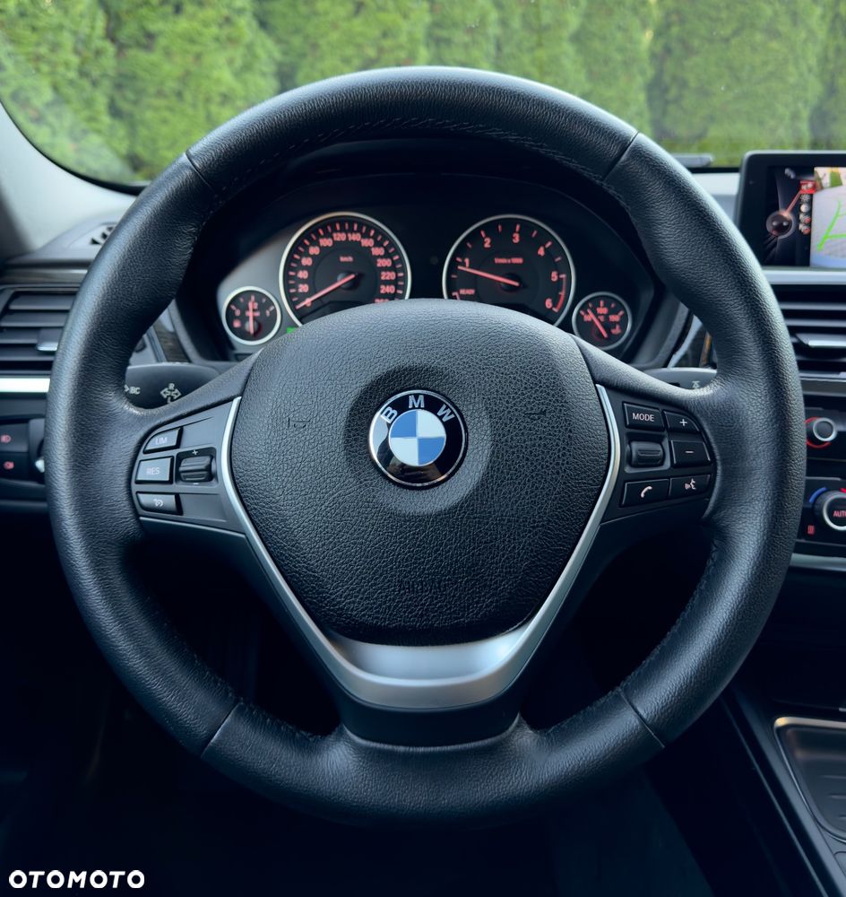 BMW Seria 3 318d Luxury Line - 24
