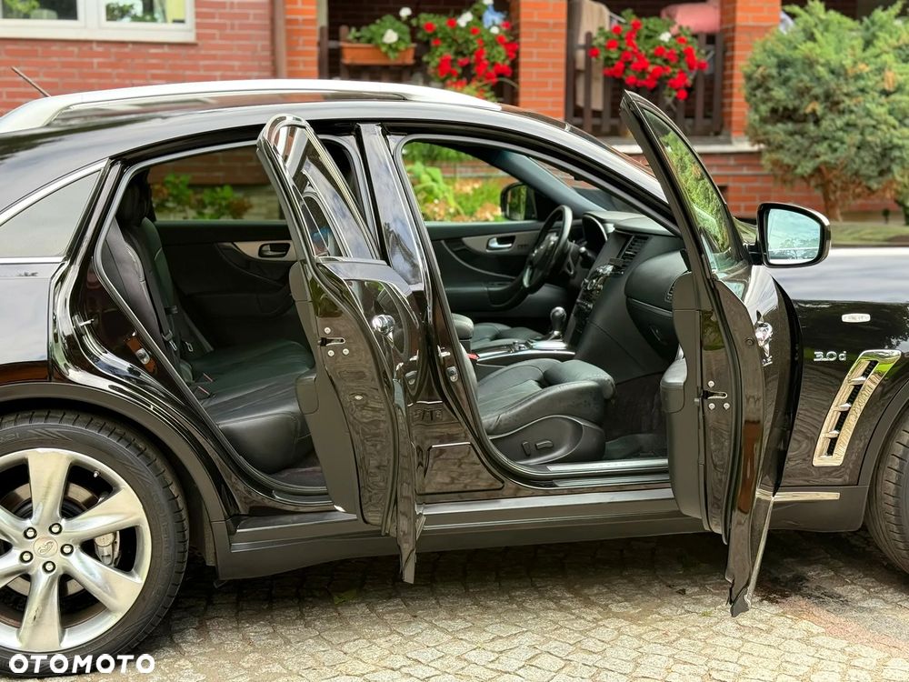 Infiniti QX70 - 37