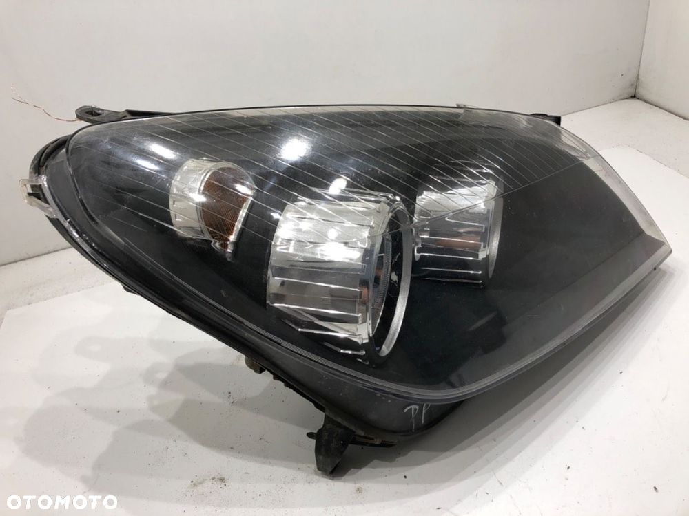 REFLEKTOR PRAWY PRZÓD - 296.00 PLN - OPEL ASTRA H (A04) 2004 - 2014 2.0 Turbo (L48) 125 kW [170 KM] - 2