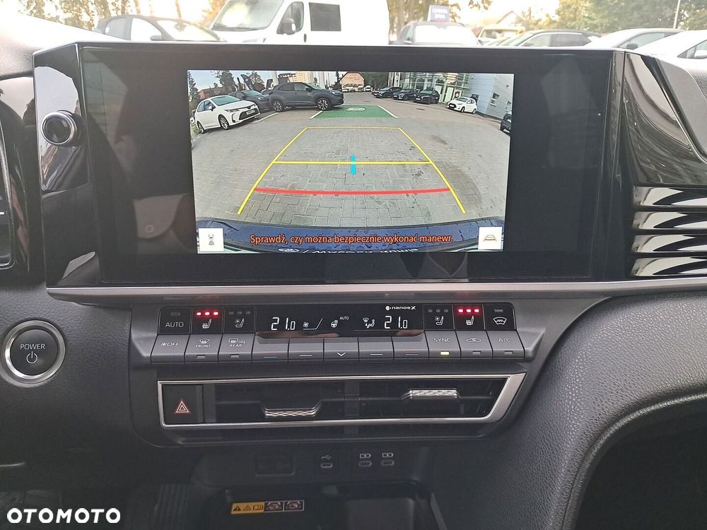 Toyota Camry - 21