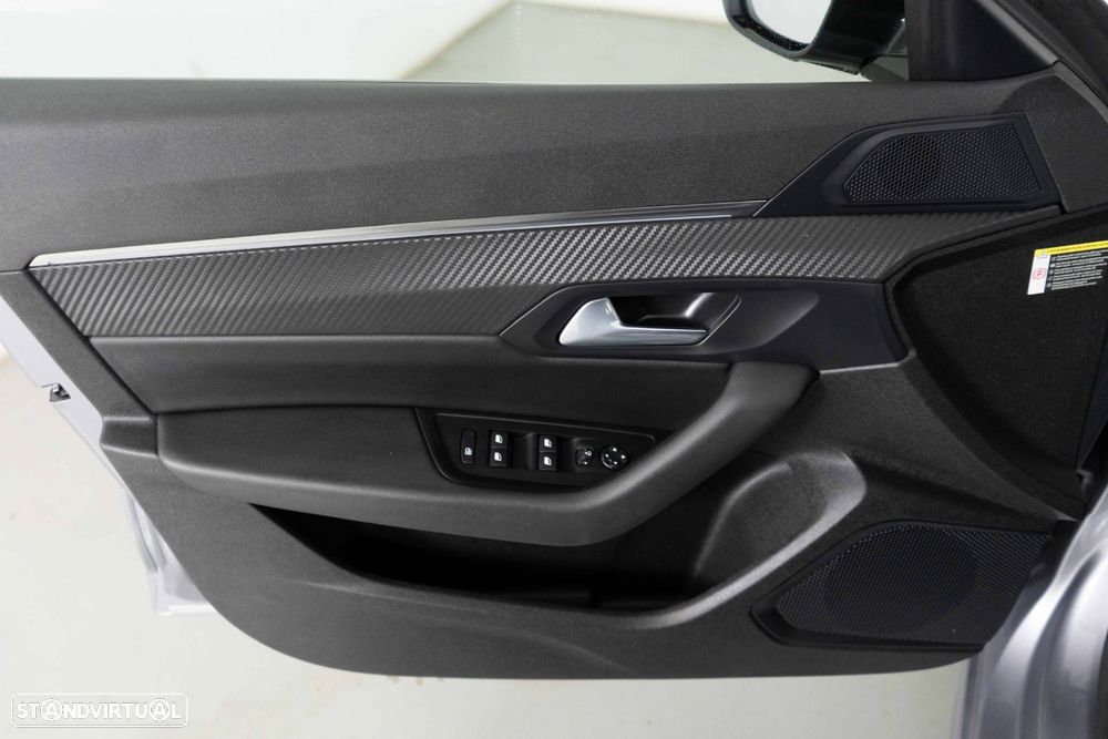 Peugeot 508 SW 1.6 Hybrid Allure e-EAT8 - 23