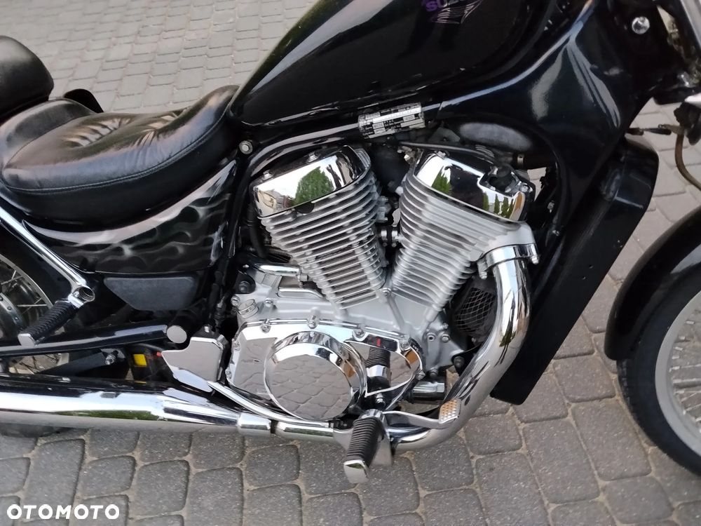 Suzuki Intruder - 7