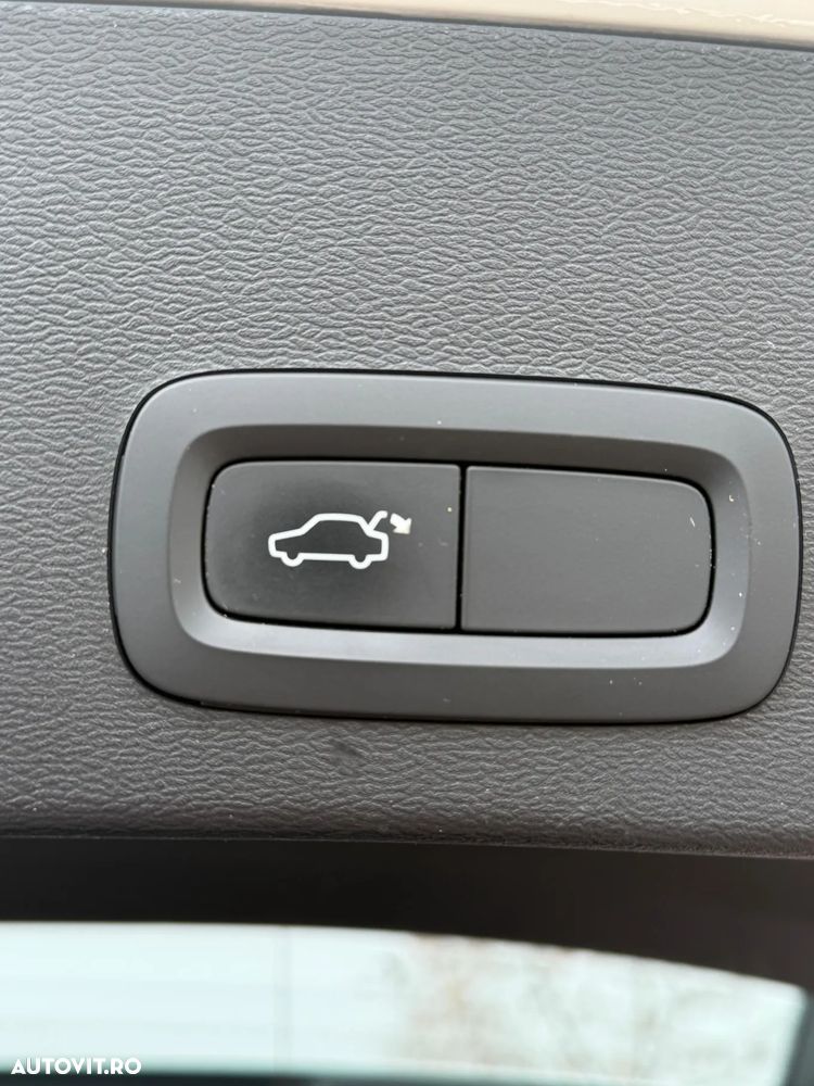 Volvo XC 40 D4 AWD Geartronic Momentum - 11