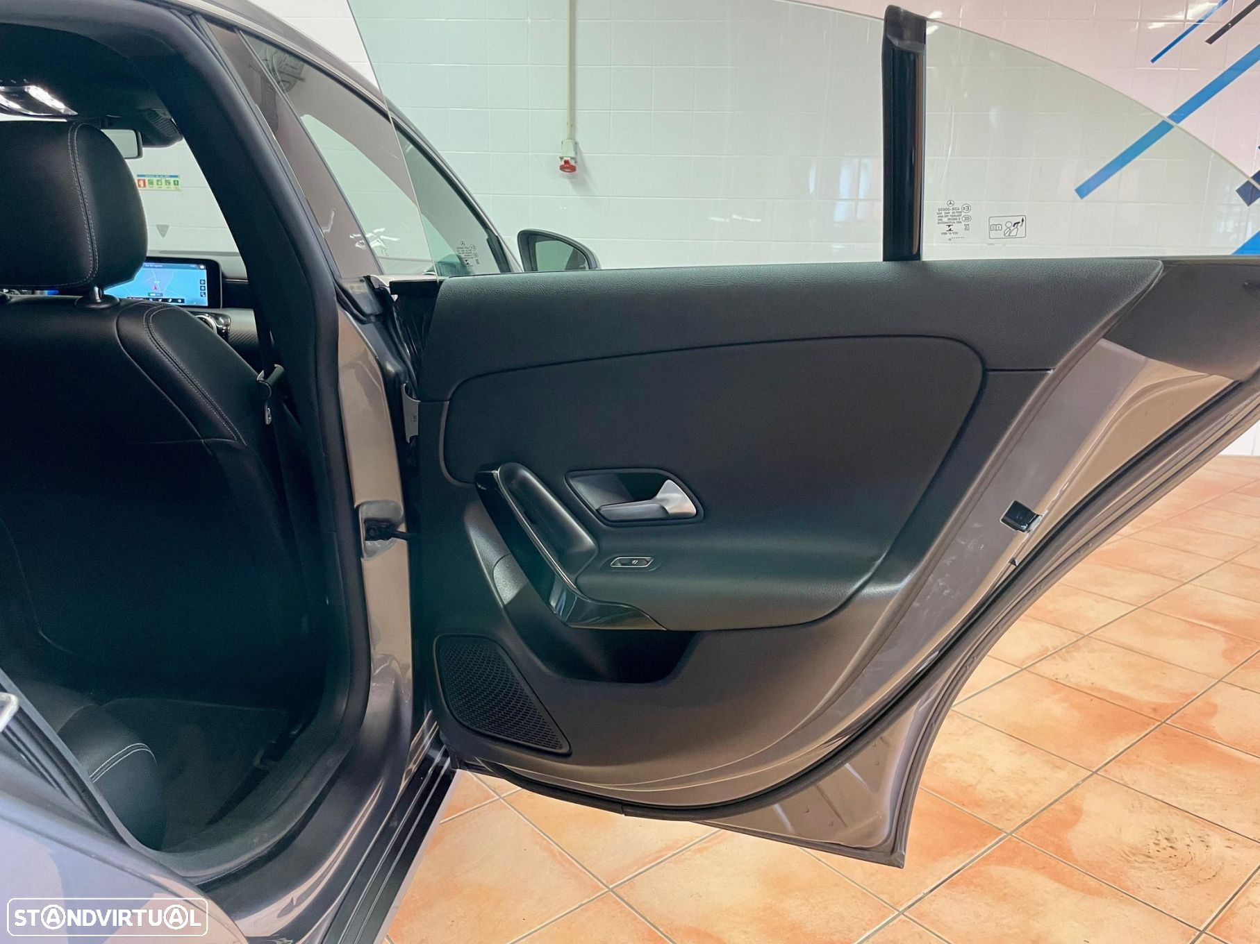 Mercedes-Benz CLA 180 Progressive - 35