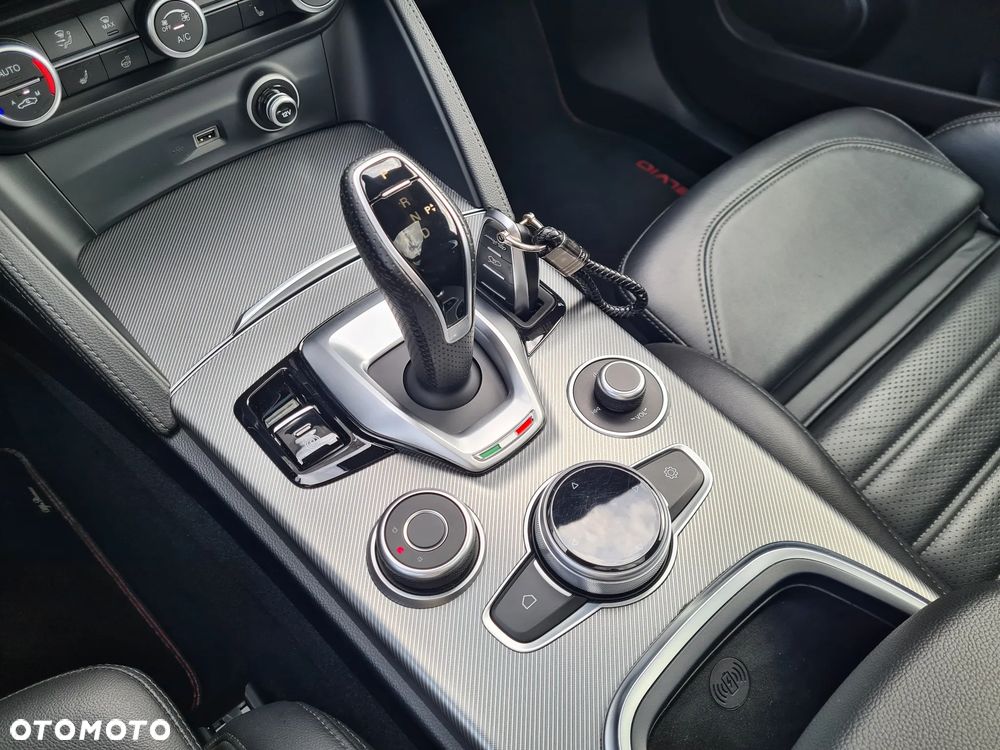 Alfa Romeo Stelvio 2.0 Turbo Veloce Q4 - 25