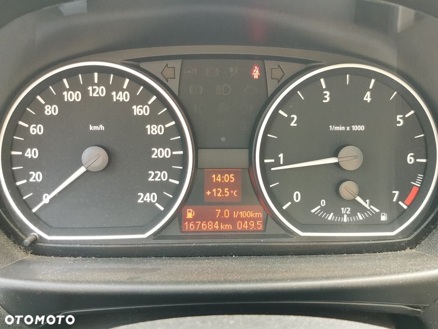 BMW Seria 1 120i - 8