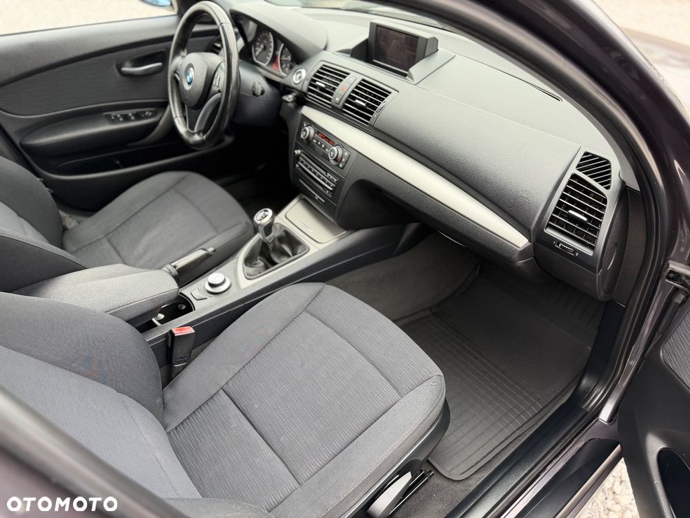 BMW Seria 1 116i - 24