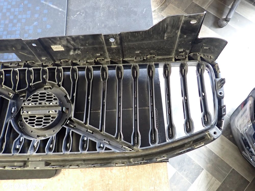 VOLVO XC 60 II GRILL ATRAPA PRZÓD PRZEDNIA - 9