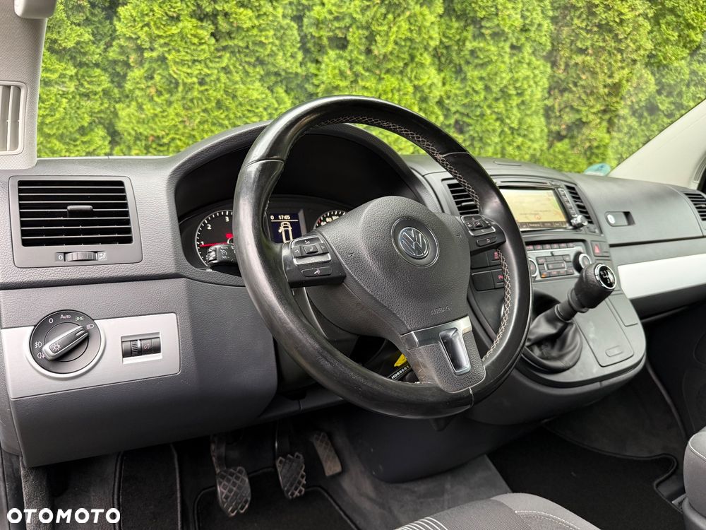 Volkswagen Multivan - 25