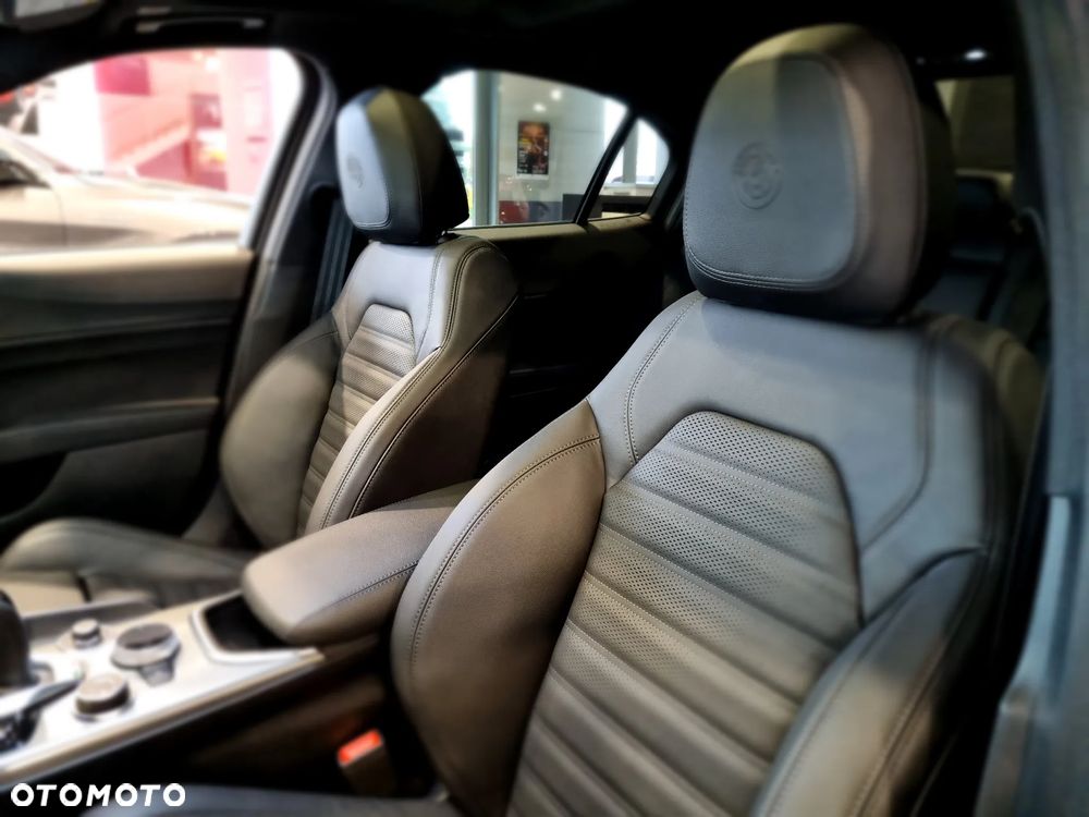 Alfa Romeo Giulia 2.0 Turbo Veloce Q4 - 17