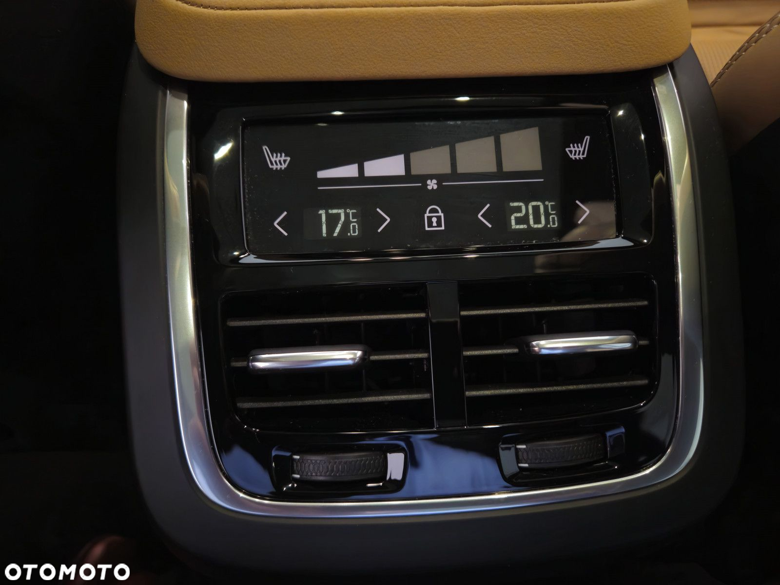 Volvo XC 90 - 30