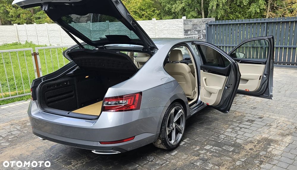 Skoda Superb 2.0 TDI L&K DSG - 9
