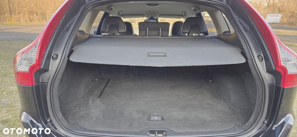 Volvo XC 60 D4 RDesign - 11