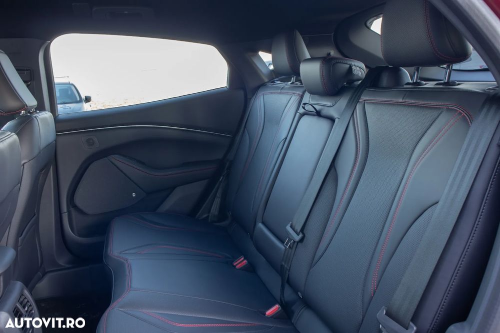 Ford Mustang Mach-E - 22