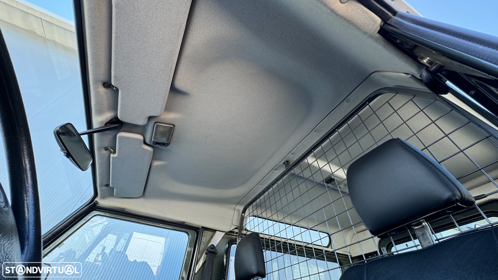 Land Rover Defender 90 SW 2.5 Td5 SE - 41