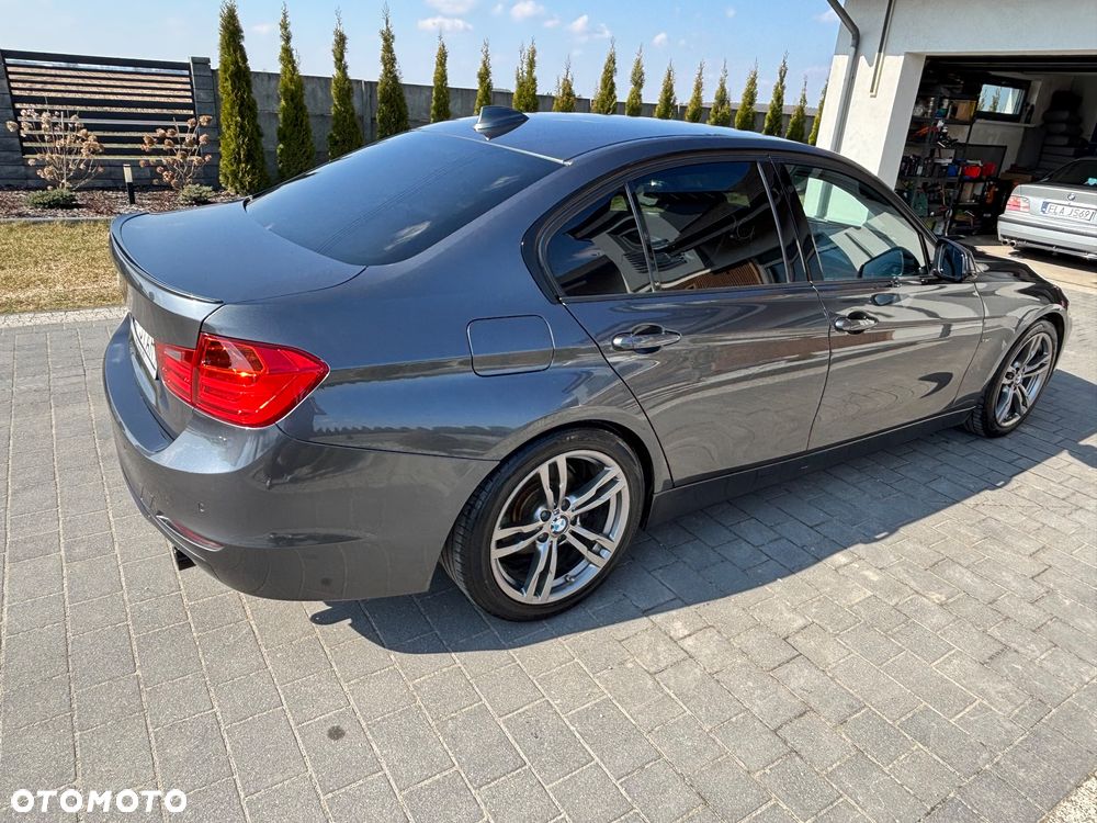 BMW Seria 3 318d Sport Line - 4