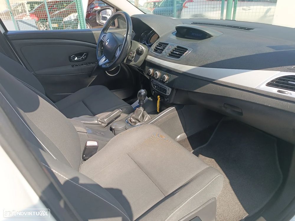 Renault Mégane 1.5 dCi Dynamique - 24