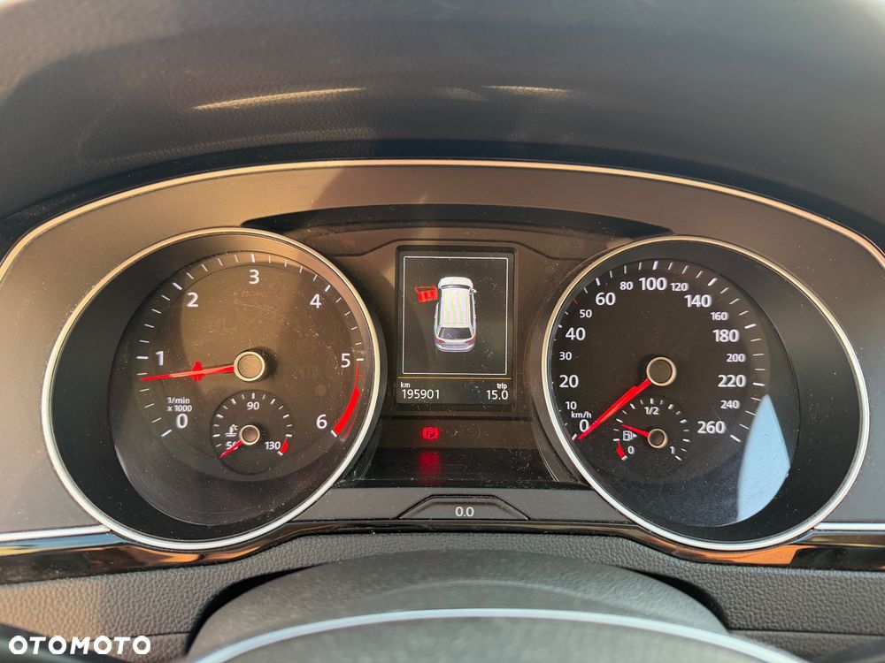 Volkswagen Passat 2.0 TDI (BlueMotion Technology) Comfortline - 21