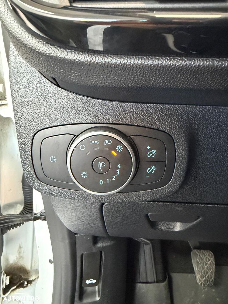 Ford Fiesta 1.1 Trend - 24