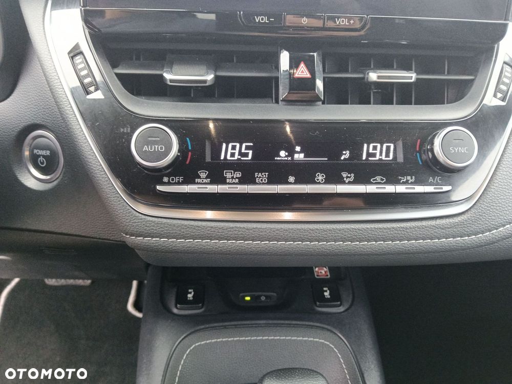 Toyota Corolla 1.8 Hybrid Style - 19
