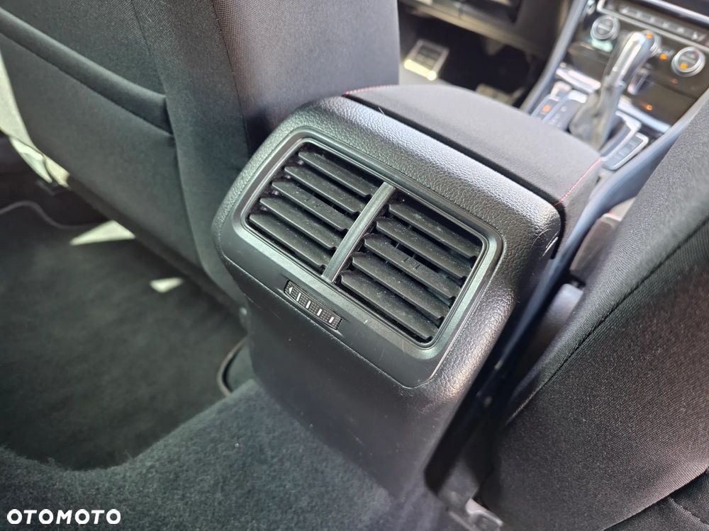 Volkswagen Golf 2.0 TDI BMT Highline DSG - 25