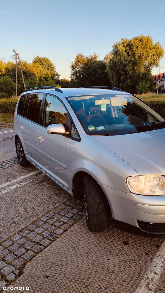 Volkswagen Touran - 5