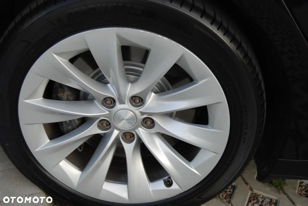 Tesla Model S Standard - 20