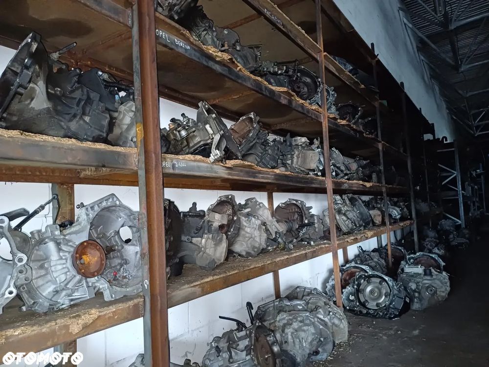 HYUNDAI Silnik Kompletny G4LA - 2