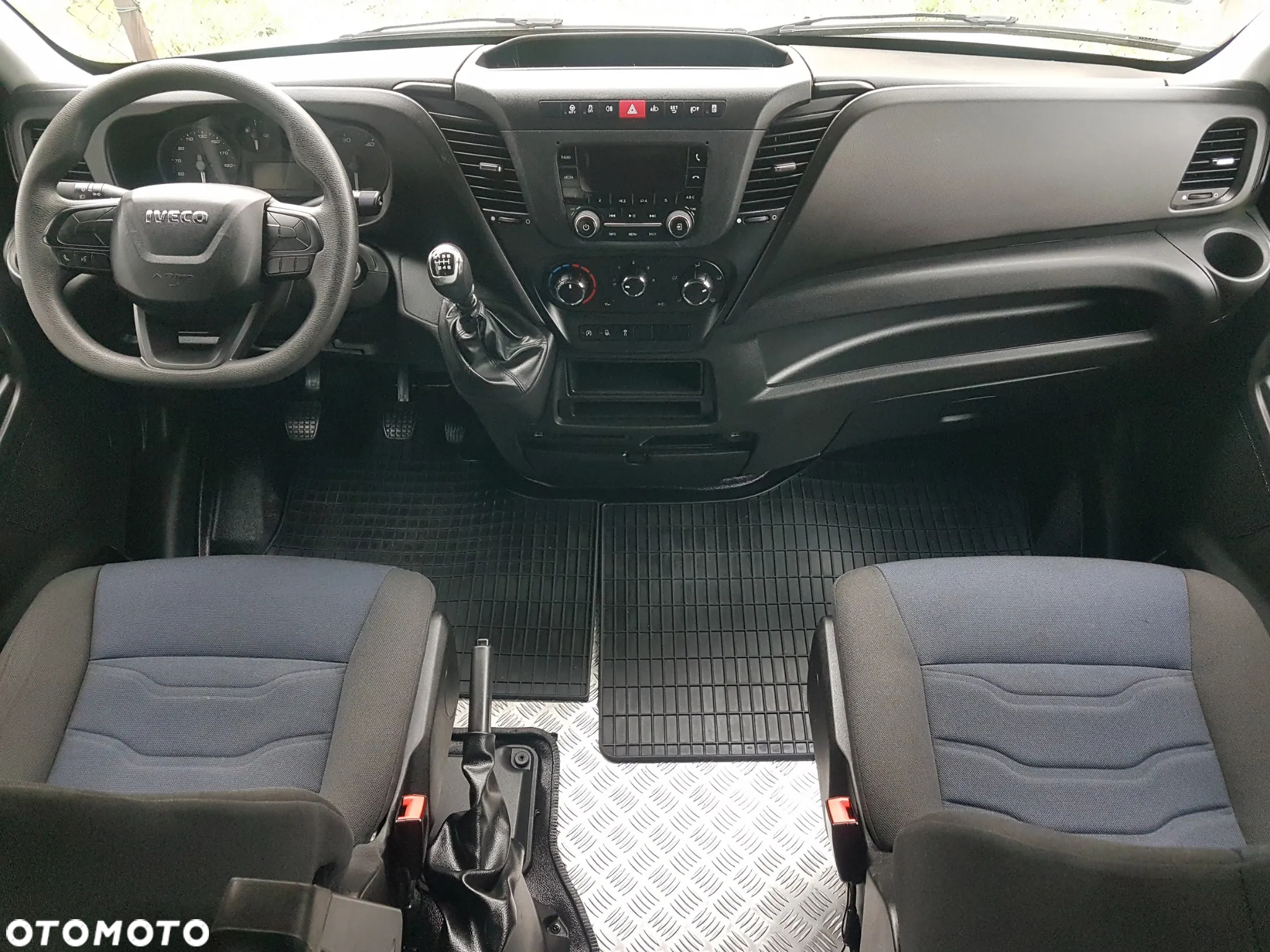 Iveco DAILY KONTENER NISKOPODŁOGOWY 4,43x2,23x2,42 SKLEP BAR FOODTRUCK KAMPER KLIMA - 27