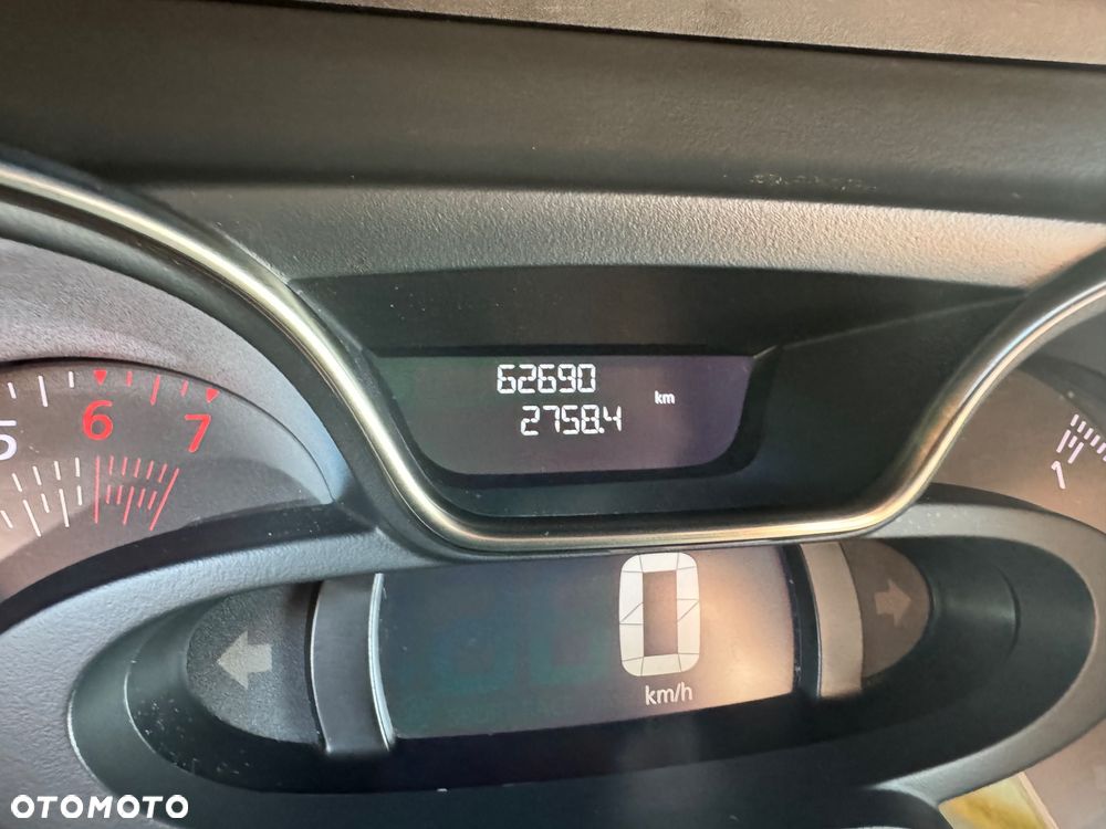Renault Captur - 31