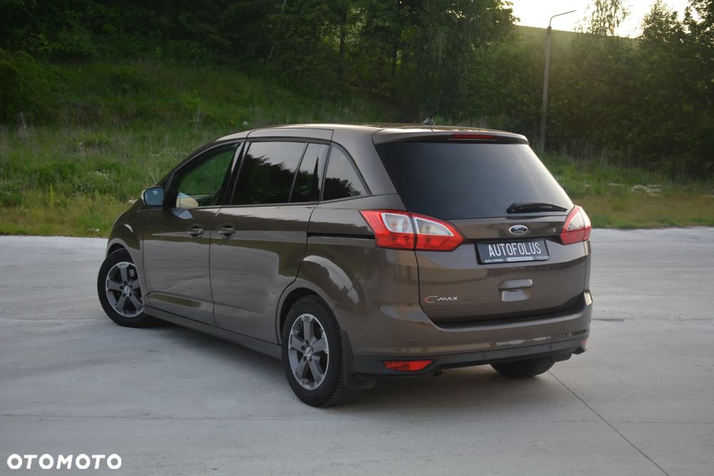 Ford Grand C-MAX - 12