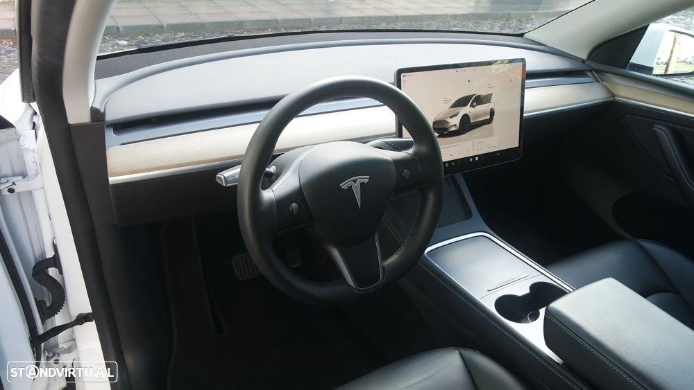 Tesla Model Y Long Range Dual Motor AWD - 15