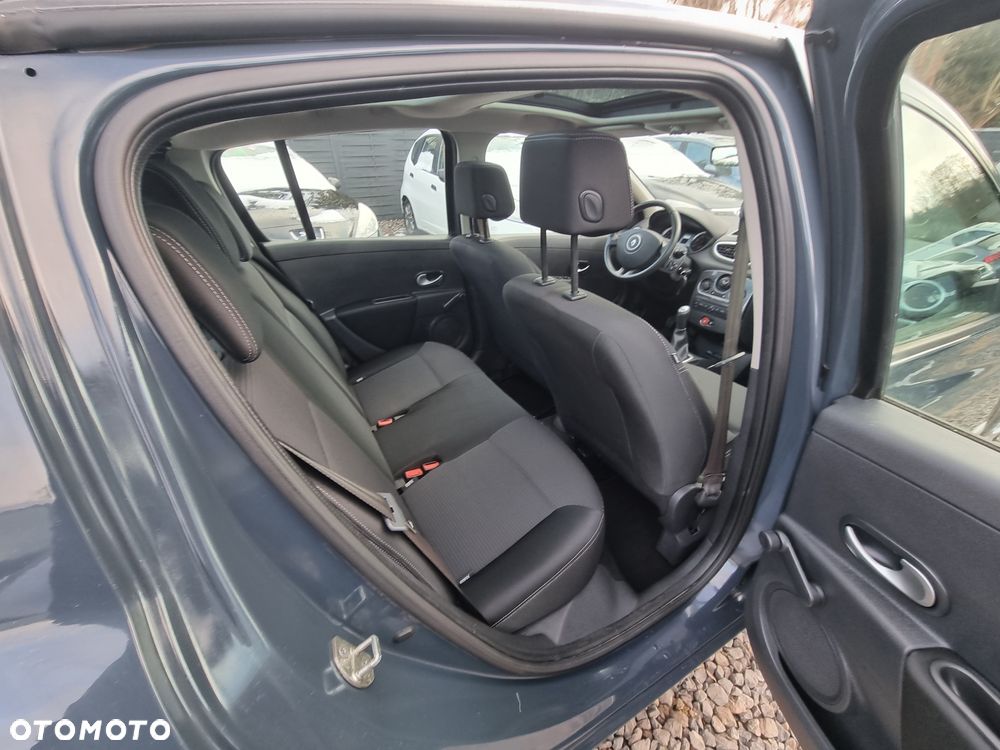 Renault Clio 1.2 16V 75 Yahoo - 14