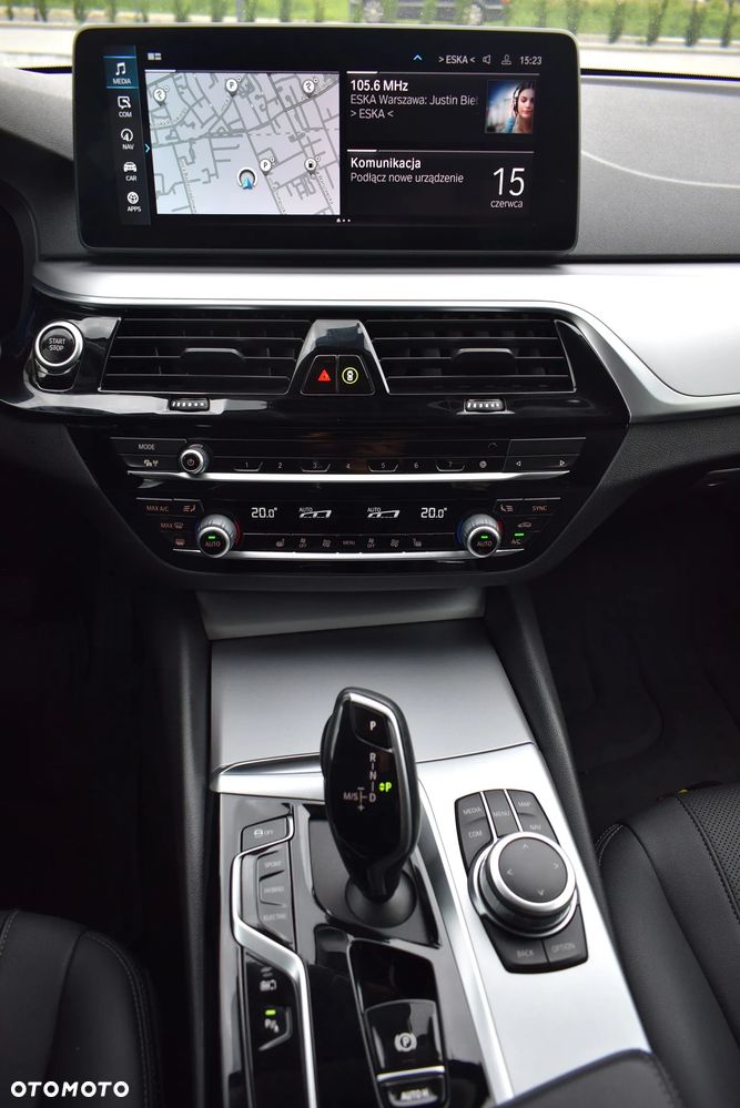 BMW Seria 5 530i xDrive mHEV sport - 11