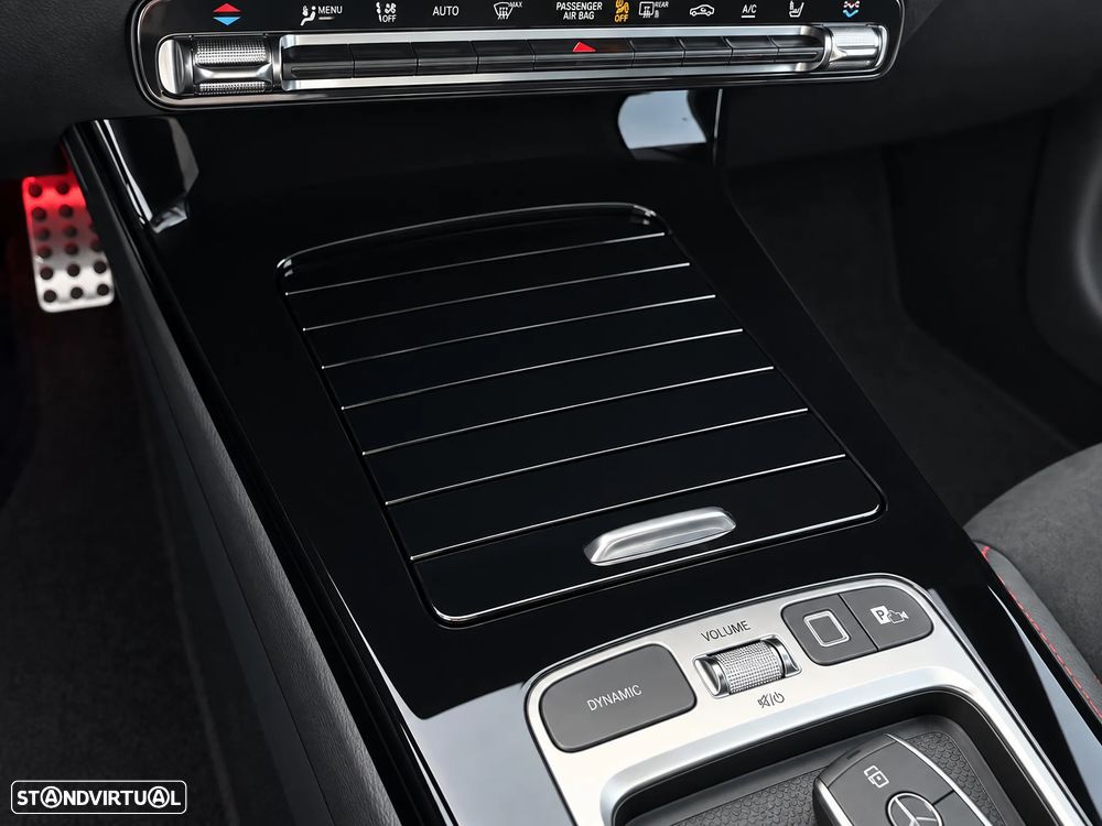 Mercedes-Benz CLA 250 e AMG Line - 16